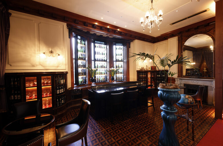 本館1階「LIBRARY BAR MADEIRA」